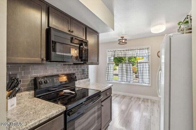 Foto del edificio - 13046 Wildwood Dr
