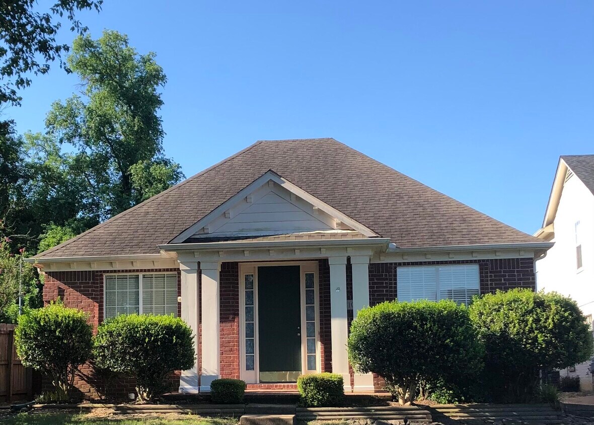 Primary Photo - 10447 Kensington Cir