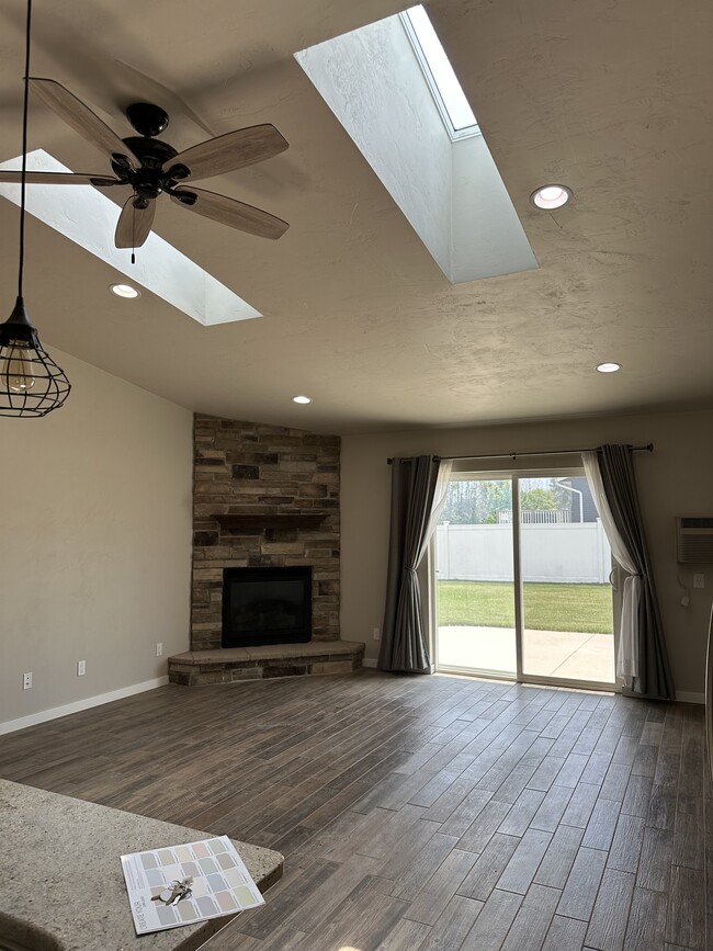 Building Photo - 3403 Cimarron Ct
