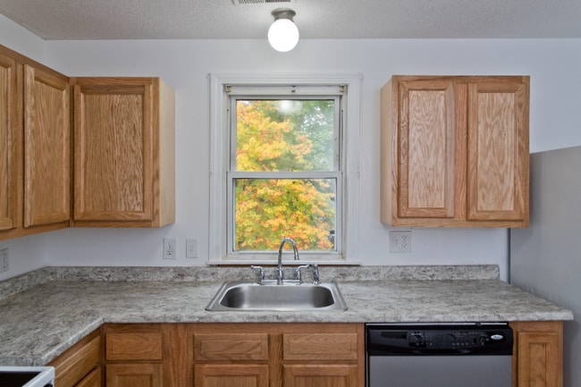 Building Photo - 18 Bates St