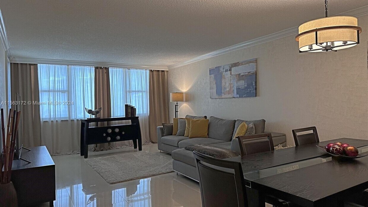 Primary Photo - 3180 S Ocean Dr