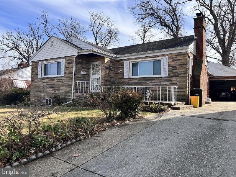 Primary Photo - 2911 Fairlawn St