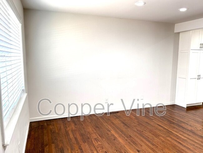 Building Photo - 7871 Yates St