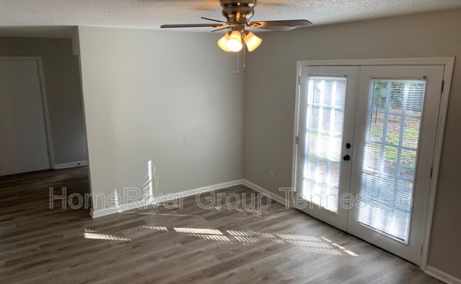 Building Photo - 8453 Southaven Cir W