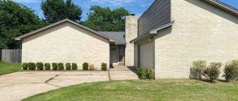 Foto del edificio - 323 Maybrook Dr