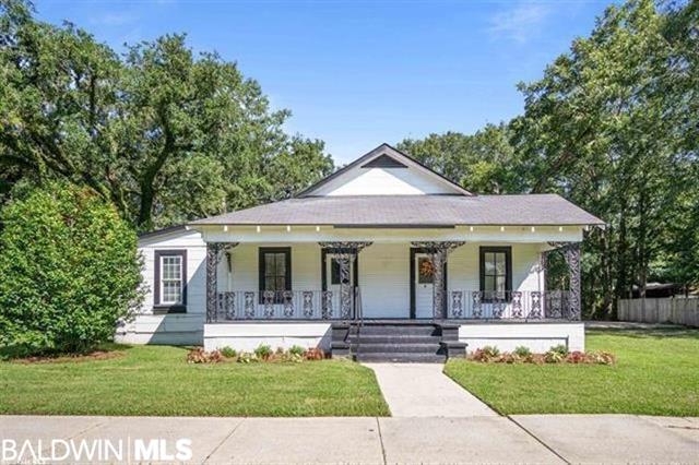 Primary Photo - 110 W 5th St