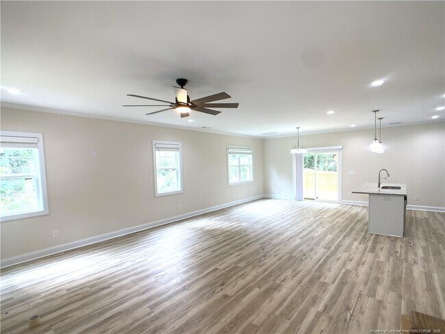 Building Photo - 2421 Colgate Dr