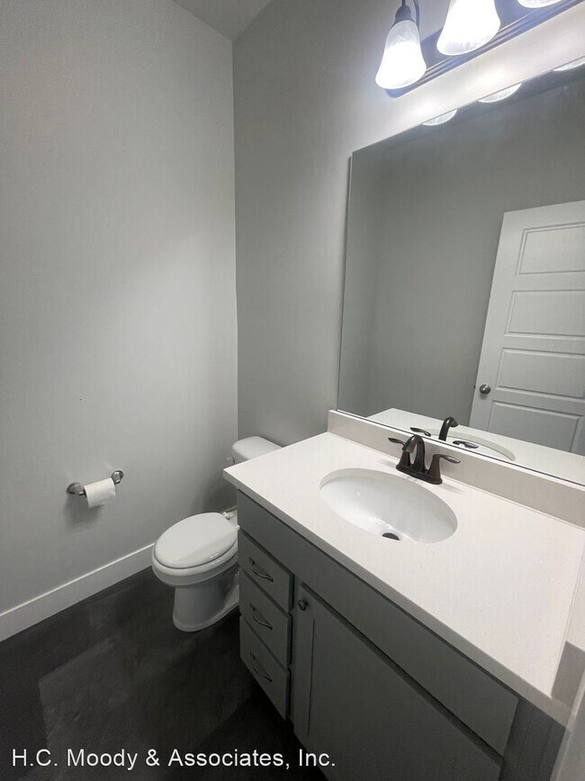 Foto del edificio - 4 br, 3 bath House - 4013 W. 740 N.
