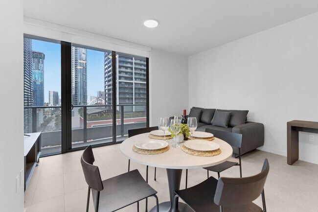 Building Photo - 501 NE 1st Ave