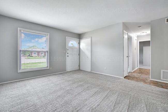 Building Photo - 5219 Garden Green Way