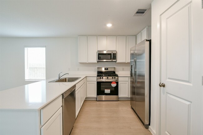 Building Photo - 21325 Carosella Dr