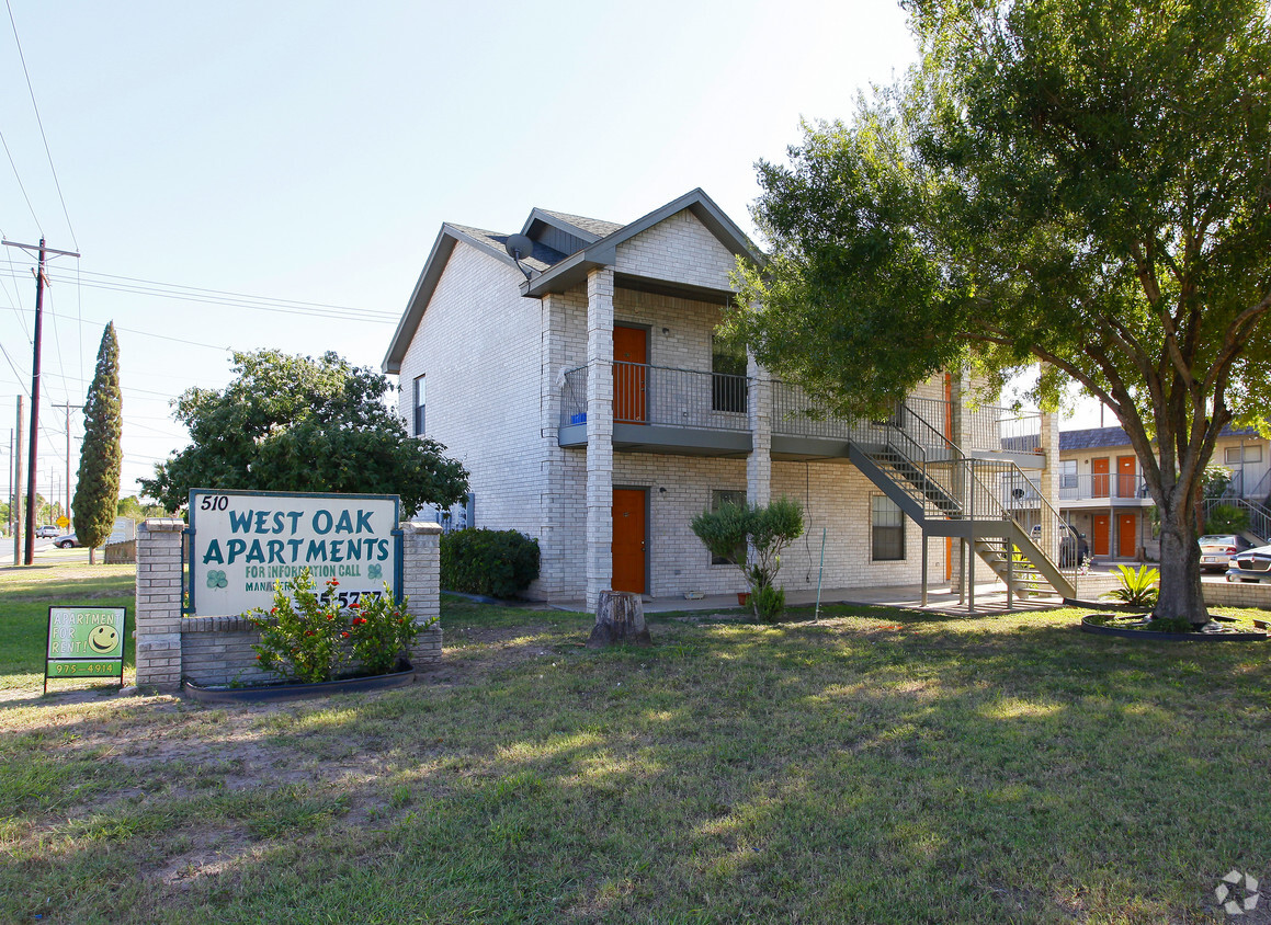 Foto principal - West Oak Apartments