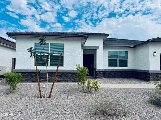 Foto del edificio - 15402 W Cottontail Ln