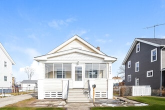 Building Photo - 2305 E 33rd St