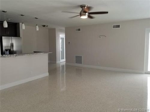 Building Photo - 711 Bayshore Dr