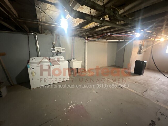 Building Photo - 2 BEDROOM HOME IN UPPER DARBY!
