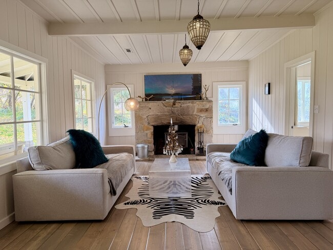 Foto del edificio - 2099 Emigrant Creek Rd