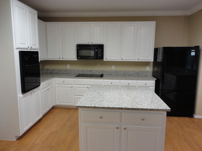 Building Photo - 465 N Waterford Oaks Drive