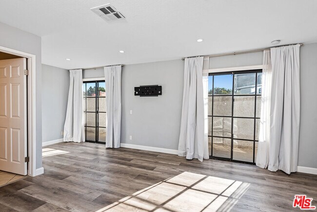 Foto del edificio - 3780 Ocean View Ave