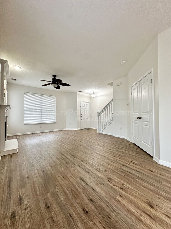 Foto del edificio - 5872 Ludington Dr