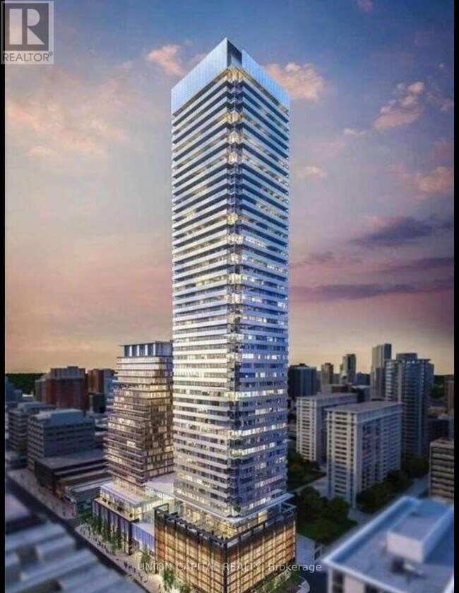 Building Photo - 501 Yonge St