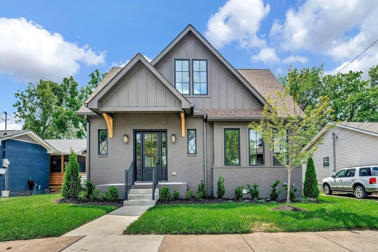 Primary Photo - Minutes From Downtown New 4 bedroom, 3 and...