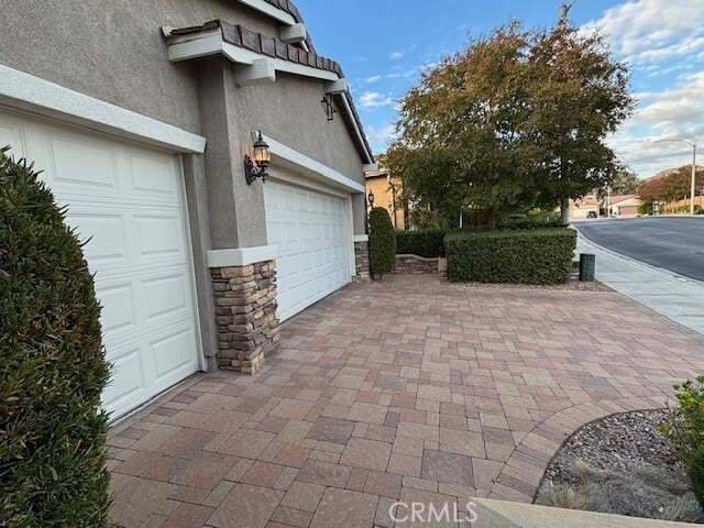 Building Photo - 483 Lyle Dr