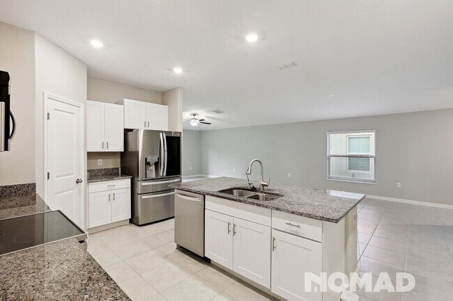 Building Photo - Charming 4BR House in Ruskin