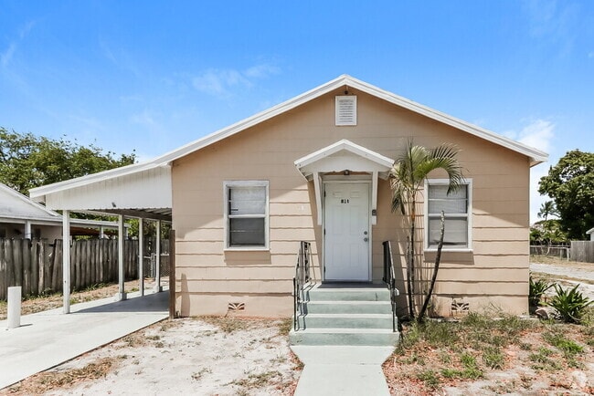 Building Photo - 831 C St