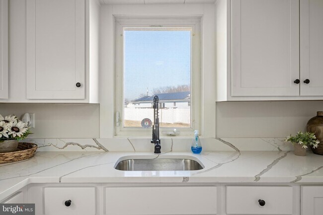 Foto del edificio - 75 S Washington Dr