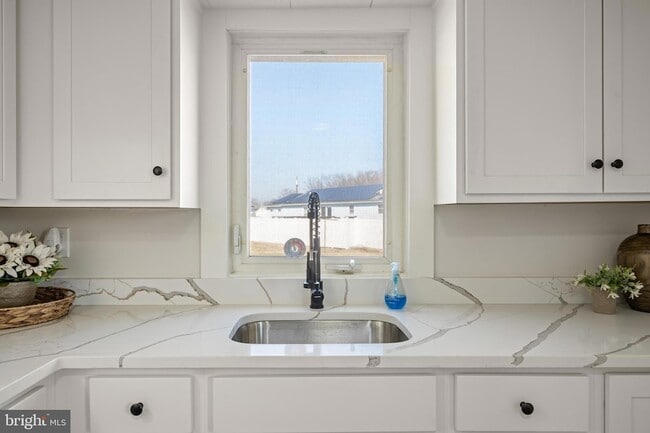 Photo - 75 S Washington Dr House