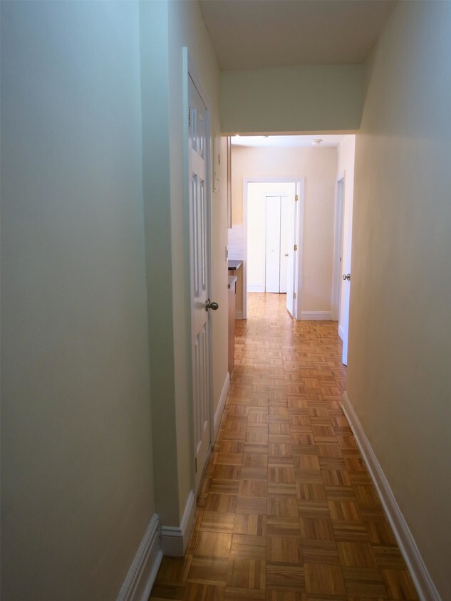 Foto principal - 529 E 78th St