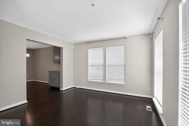 Foto del edificio - 6602 Squireman Ct