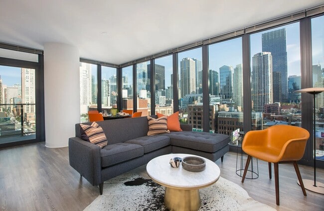 Photo - 613 N Wells St (Chicago, IL) Apartment