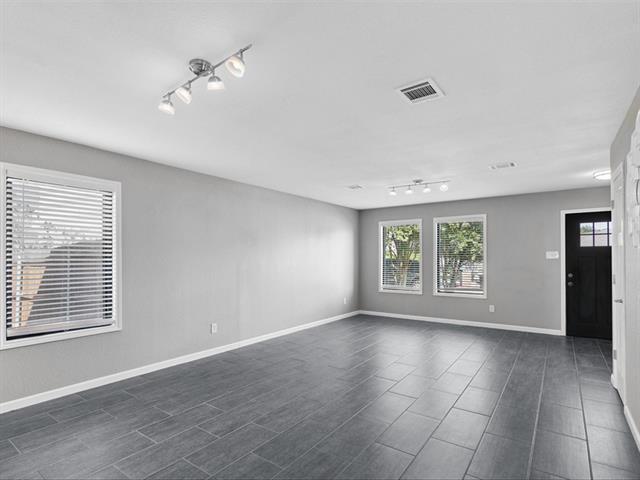 Building Photo - 5304 Los Altos Rd