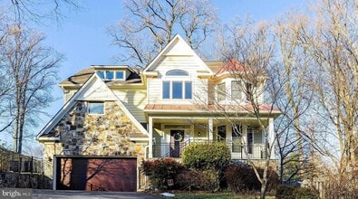 Building Photo - 5922 Chesterbrook Rd