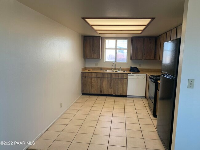 Building Photo - 3156 N Tani Rd