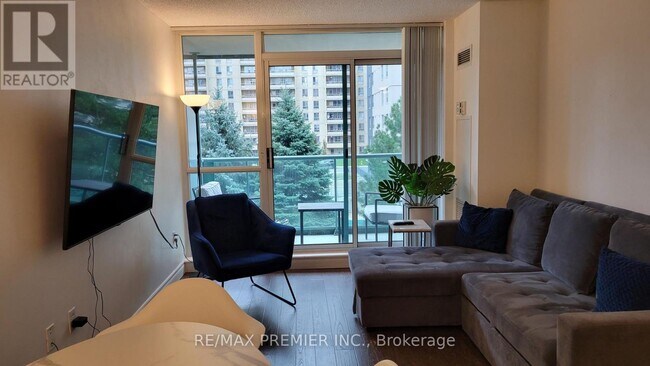 Photo du bâtiment - 17 Michael Power Pl