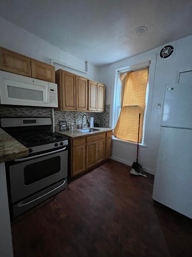 Building Photo - 4120 N Darien St