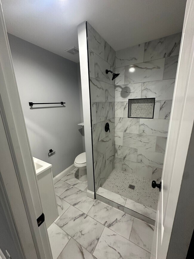 Foto del edificio - 407 N Lakewood Ave