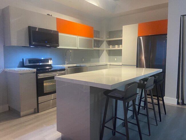 Foto del edificio - 10 SW South River Dr