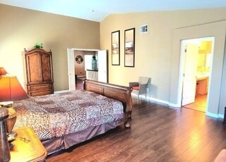 Master Bedroom with walking closet - 570 Falls Way
