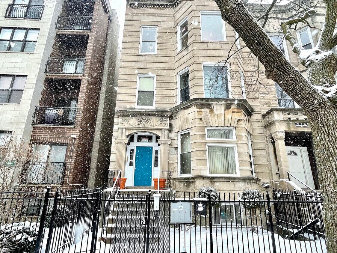 Primary Photo - 4241 S Calumet Ave