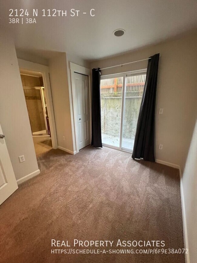 Foto del edificio - 2124 N 112th St