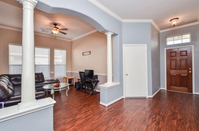 Building Photo - 4803 Bonny Loch Ln