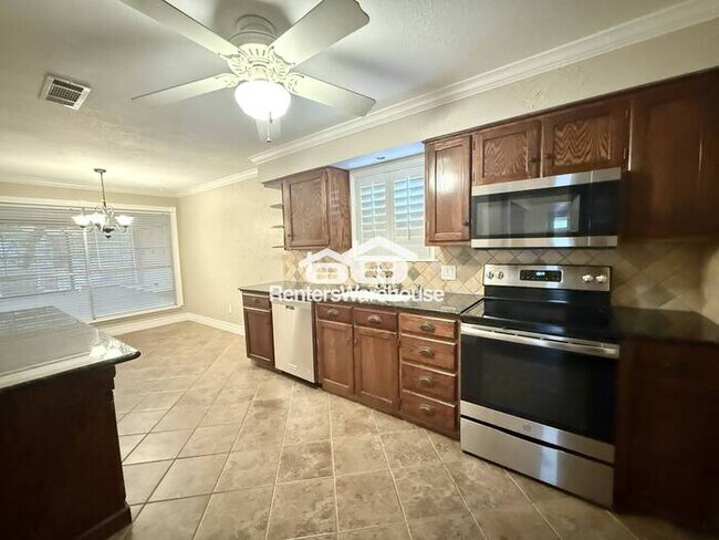 Foto del edificio - Beautiful home in well established neighbo...