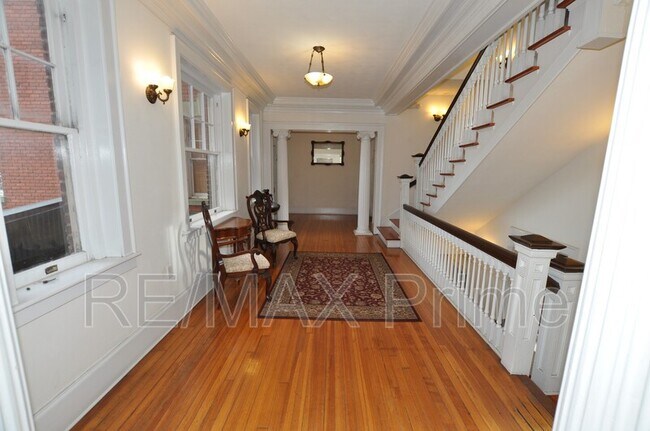 Foto del edificio - 429 W York St