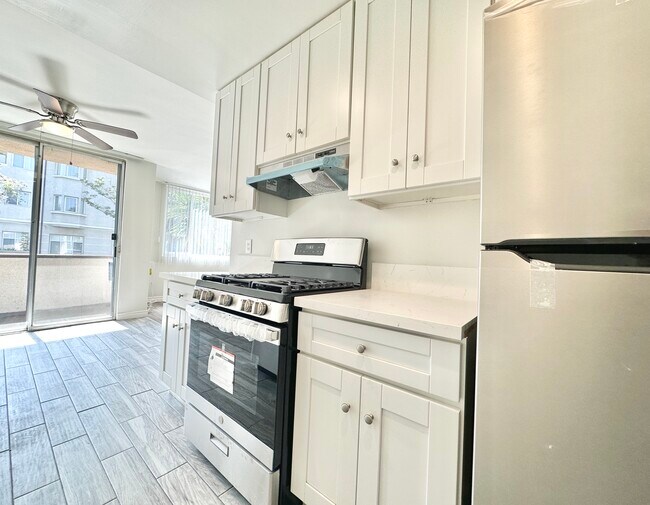 Building Photo - 1200 Laurel Ave West Hollywood, CA 90046