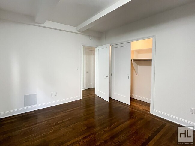 Foto del edificio - WEST 68 STREET