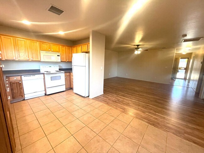 Foto del edificio - 6131 N Buckboard Dr